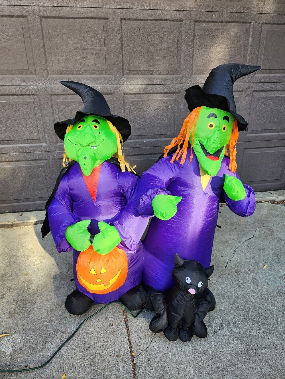 Gemmy Airblown Twin Witches Inflatable 👻🎃 Halloween Inflatable 🎃👻